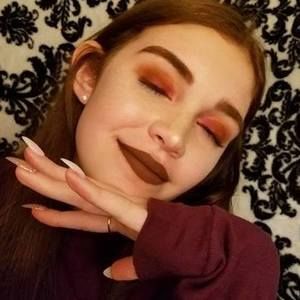 Meet your Posher, Michaela